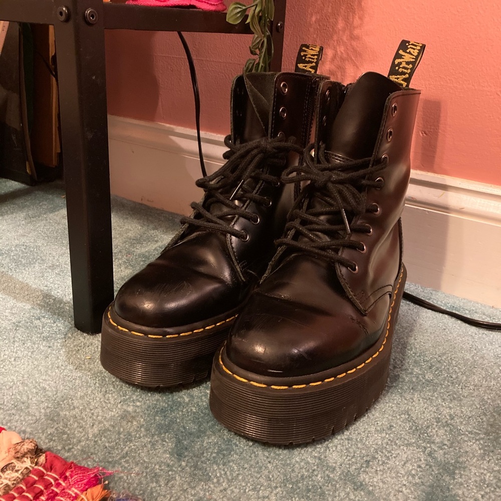 dr. martens jadon platform boot